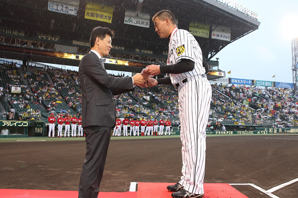 ニュース - チーム - 福留孝介選手 公式戦通算1500本安打＆日米