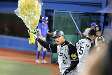 ニュース - チーム - 福留孝介選手、公式戦通算250本塁打達成！｜阪神