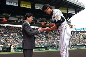ニュース - チーム - 球団選定5月度月間最優秀選手に藤浪晋太郎選手