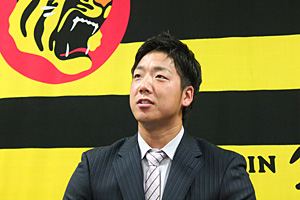 阪神タイガース　岩本輝選手実使用品　￼SSK プロブレイン img_151118_1_2.jpg