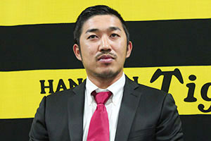 ニュース チーム 坂克彦選手が契約更改 阪神タイガース 公式サイト