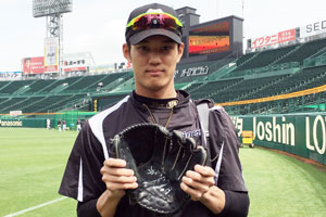 ニュース その他 日本プロ野球選手会 日本プロサッカー選手会 熊本地震チャリティーオークション 第7弾 にタイガース選手グッズ出品 阪神タイガース 公式サイト