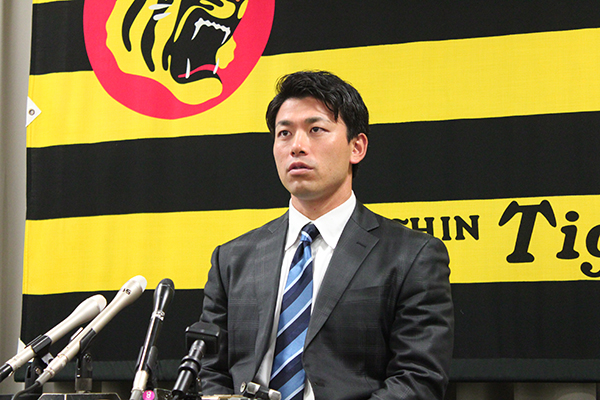 Yahoo!オークション - 阪神タイガース 51 伊藤隼太 '13シーズン