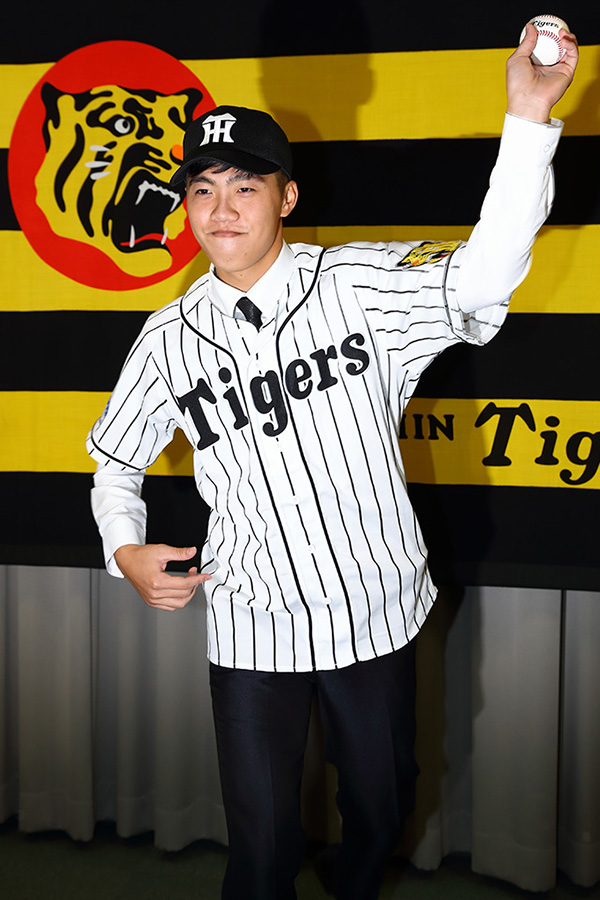 送料無料】2019 Panini Stars & Stripes 佐藤輝明 (阪神