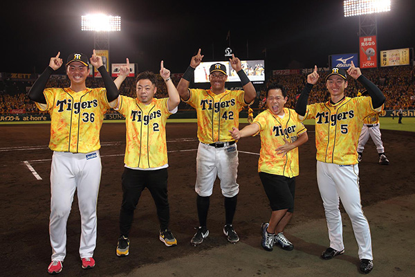 阪神タイガース原口文仁選手 94 ユニフォーム ウル虎の夏2019 楽天市場】阪神タイガース tシャツ 原口 背番号94 ブラック