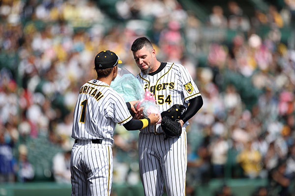 メッセンジャー引退ボード ニュース - チーム - メッセンジャー選手引退セレモニーを実施｜阪神