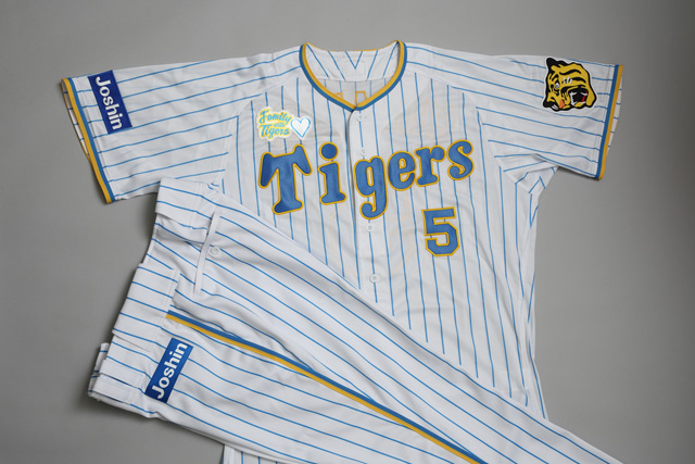 m.hanshintigers.jp/images/news/past/img_220516_1_2...