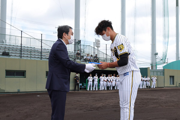 ニュース - ファーム - 球団選定ファーム8月度月間MVPに西純矢選手