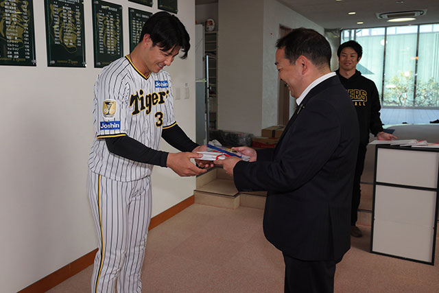 榮枝裕貴　ユニフォーム　阪神タイガース　ホーム ☆プロフ内ユニホーム販売中☆阪神タイガースユニホーム 榮枝
