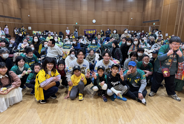ニュース - 社会貢献活動 - 小幡選手、野口選手が伊丹心身障害対策市民