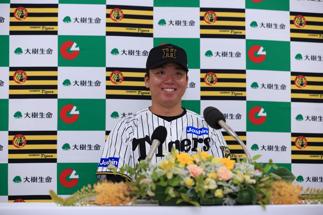 ニュース - チーム - 村上頌樹選手『5月度大樹生命月間MVP賞』を受賞