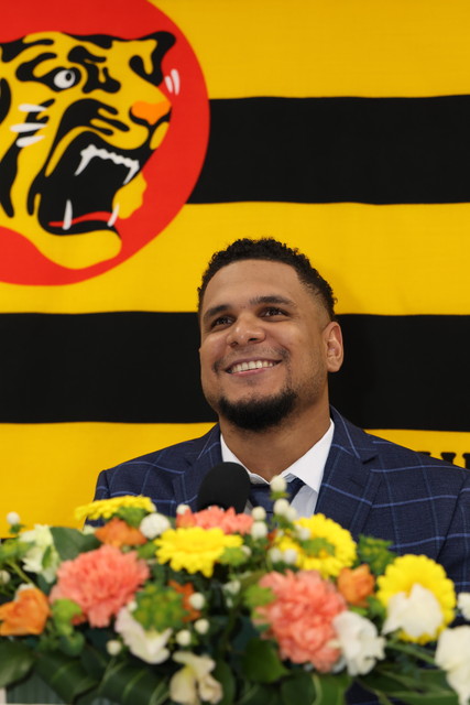 ニュース - チーム - ラモン・ヘルナンデス選手入団会見｜阪神