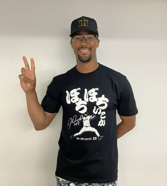 阪神タイガースのデュプランティエ投手、ぼちぼちいこかタオル、Tシャツのセット ニュース - グッズ - 「でゅーぷのぼちぼちいこか」Tシャツ