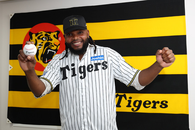 ニュース - チーム - ラファエル・ドリス選手入団会見｜阪神タイガース