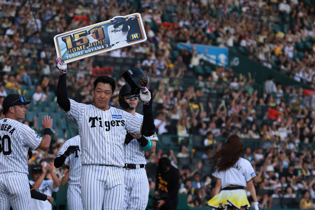 ニュース - チーム - 大山悠輔選手 公式戦通算150本塁打記録達成