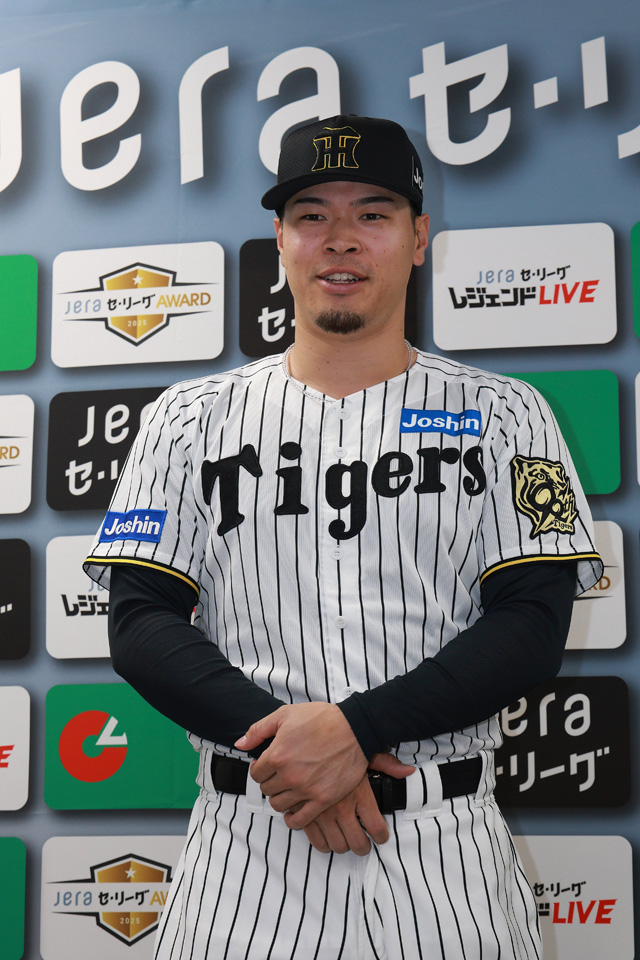 阪神タイガース2021セ・リーグ新人特別賞記念クッション佐藤輝明 阪神タイガース2021セ・リーグ新人特別賞記念クッション佐藤輝明
