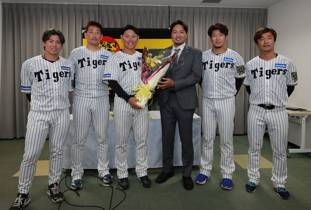 ニュース - チーム - 原口文仁選手現役引退発表会見｜阪神