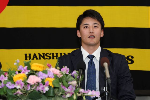 ニュース - チーム - 元山飛優選手入団会見｜阪神タイガース 公式サイト