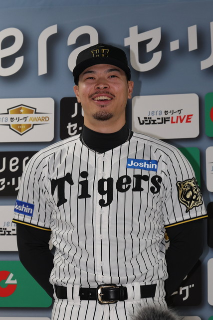 ニュース - チーム - 佐藤輝明選手2025年度「JERAセ・リーグAWARD 年間