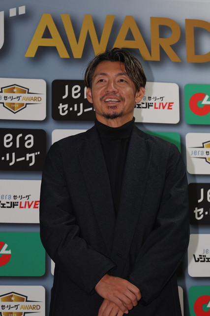 ニュース - チーム - 佐藤輝明選手2025年度「JERAセ・リーグAWARD 年間