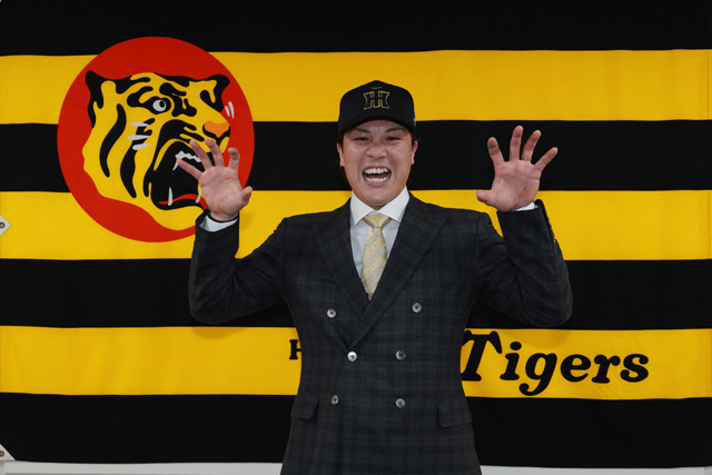ニュース - チーム - 伏見寅威選手入団会見｜阪神タイガース 公式サイト