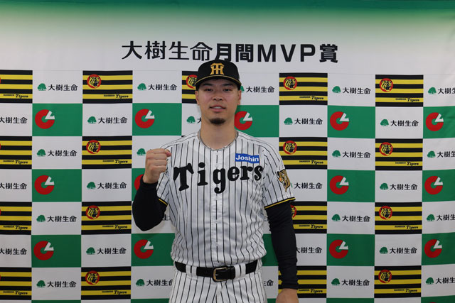 ニュース - チーム - 佐藤輝明選手『3・4月度大樹生命月間MVP賞 セ