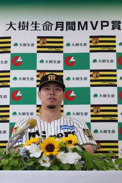 ニュース - チーム - 佐藤輝明選手『5月度大樹生命月間MVP賞 セ