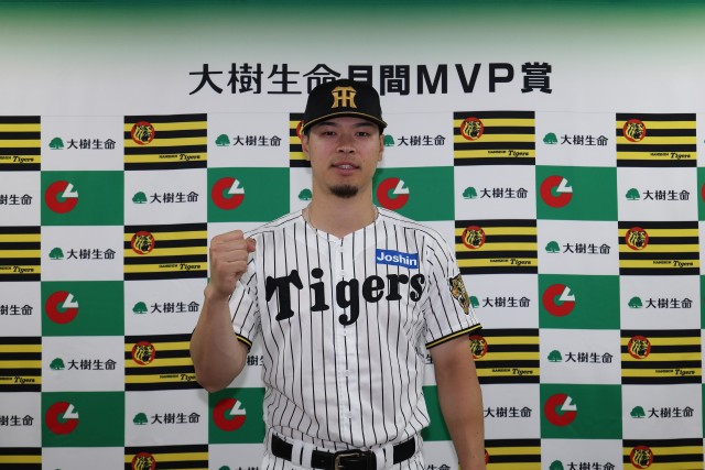ニュース - チーム - 佐藤輝明選手『5月度大樹生命月間MVP賞 セ