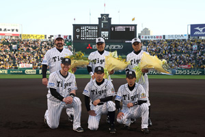 ニュース - イベント - “LEGENDS DAY”第1弾 バース、掛布、岡田の3氏が