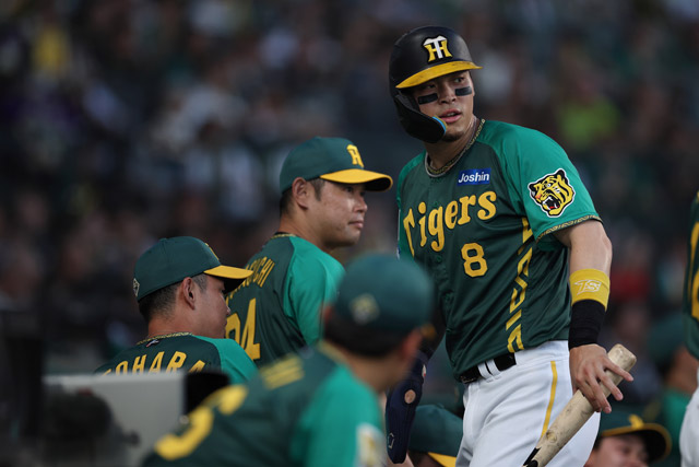 4月30日中日ドラゴンズvsタイガース戦　1番ゲート18番23列の通路側　2枚セット　バンテリンドーム 4月30日中日ドラゴンズvsタイガース戦 1番ゲート18番23列の通路側 2枚